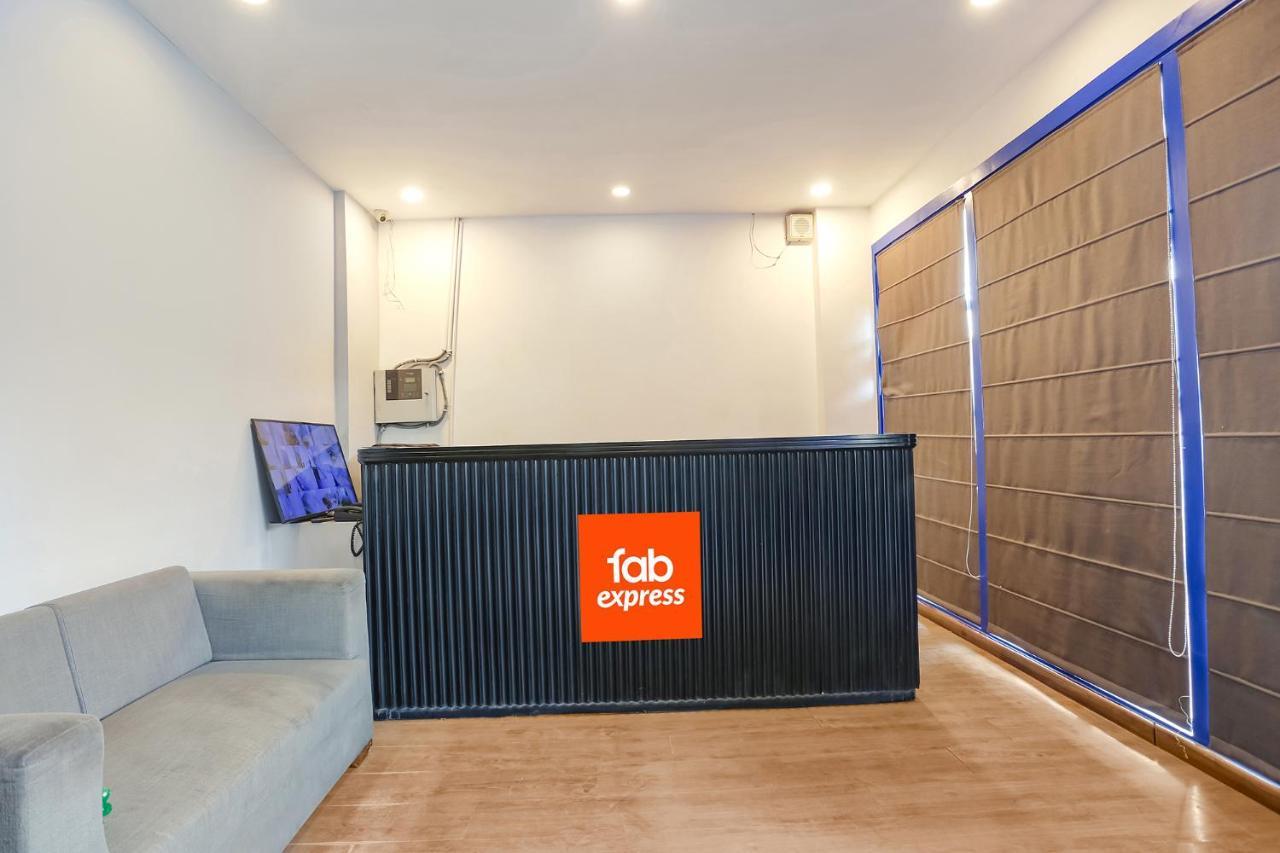 Fabexpress D2 Paschim Vihar Hotell Delhi  Eksteriør bilde